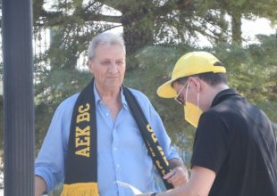 Ο «παππούς» των «Διαρκείας» συγκινεί