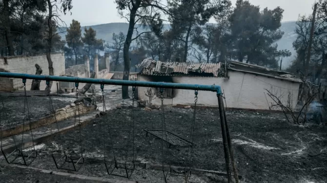 Φρίκη στα Βίλια: Εντοπίστηκε ανθρώπινο κρανίο δίπλα σε καμένη αποθήκη
