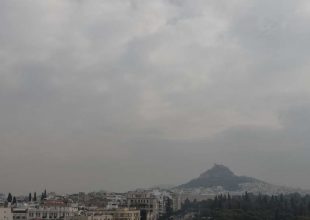 Αστεροσκοπείο: «Καμπανάκι» για την ατμόσφαιρα στην Αττική – Σύσταση για κυκλοφορία μόνο με μάσκα