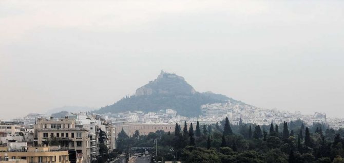 Φωτιές στην Ελλάδα: Επιβαρυμένη ατμόσφαιρα σε Αττική και Μεσσηνία