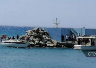 Τούρκοι σε ιστιοφόρο στην Κρήτη ζητούν άσυλο στην Ελλάδα