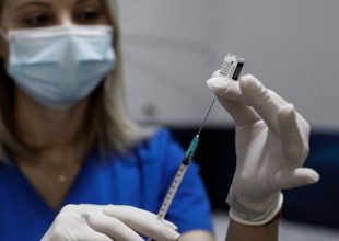 Εμβόλιο Κορωνοϊού: Ξεκινά η χορήγηση τρίτης δόσης-Ποια άτομα αφορά