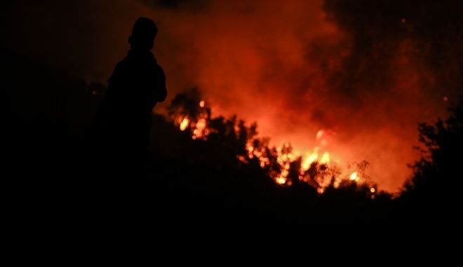 Φωτιά στην Εύβοια: Σε ετοιμότητα το Λιμενικό – Οι φλόγες κυκλώνουν τη Μηλιά και τον Βουτά Φωτιά στην Εύβοια: Σε ετοιμότητα το Λιμενικό – Οι φλόγες κυκλώνουν τη Μηλιά και τον Βουτά