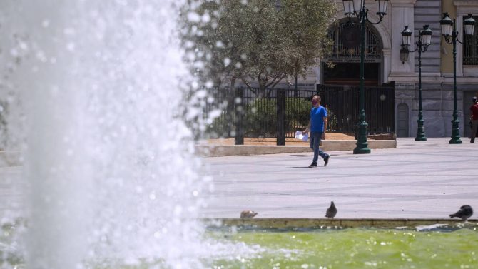 Καιρός: Ανεβαίνει κι άλλο ο υδράργυρος – Πού θα δείξει 42 βαθμούς το θερμόμετρο