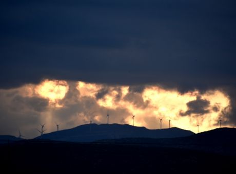 Έκτακτο δελτίο από την ΕΜΥ: Καύσωνας τέλος, έρχονται ισχυροί άνεμοι και καταιγίδες