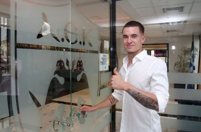 Στα γραφεία της ΑΕΚ ο Μισελέν (ΦΩΤΟ) Στα γραφεία της ΑΕΚ ο Μισελέν (ΦΩΤΟ)