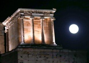 Αυγουστιάτικη Πανσέληνος: Ελεύθερη είσοδος και εκδηλώσεις σε αρχαιολογικούς χώρους – μουσεία