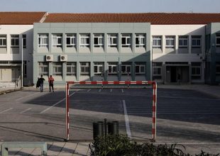 Δύο τεστ εβδομαδιαίως σε ανεμβολίαστους εκπαιδευτικούς με ευθύνη τους – 13 Σεπτεμβρίου τα σχολεία!