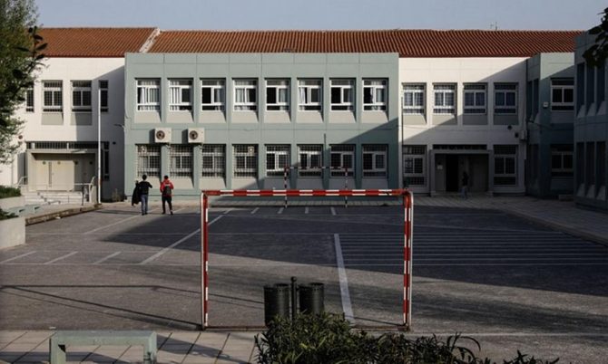 Δύο τεστ εβδομαδιαίως σε ανεμβολίαστους εκπαιδευτικούς με ευθύνη τους – 13 Σεπτεμβρίου τα σχολεία!