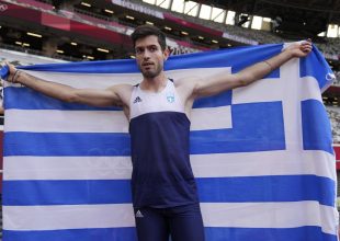 Ξημερώματα Πέμπτης επιστρέφει στην Ελλάδα ο Τεντόγλου