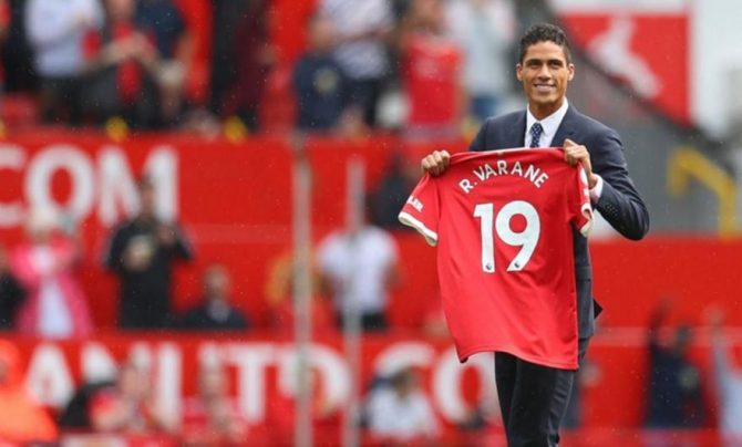 Παρουσιάστηκε στο Ολντ Τράφορντ ο Βαράν