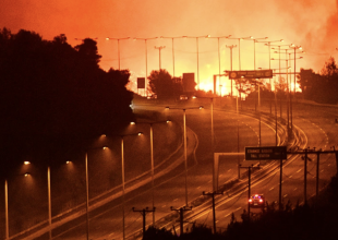 Μαλακάσα: Οι φλόγες πέρασαν την εθνική προς Ωρωπό – Αίτημα να εκκενωθεί το Μαρκόπουλο