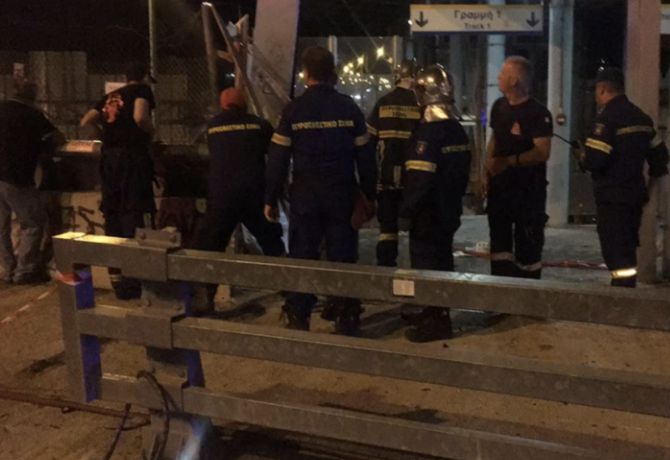 Σοβαρό δυστύχημα στην Παλλήνη: Αυτοκίνητο έπεσε σε στάση λεωφορείου – Ένας νεκρός και πέντε τραυματίες