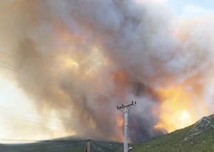 Φωτιά στα Βίλια: Νέο μήνυμα από το 112 για την εκκένωση οικισμού