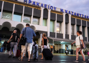 Ο κορωνοϊός δεν κάνει διακοπές – Ποιες περιοχές βρίσκονται μία ανάσα από τα μέτρα