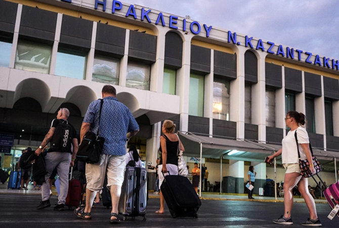 Ο κορωνοϊός δεν κάνει διακοπές – Ποιες περιοχές βρίσκονται μία ανάσα από τα μέτρα
