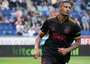 Άγιαξ: Η UEFA απαγορεύει το λογότυπο φόρο τιμής στον Μπομπ Μάρλεϊ