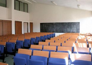 Καθηγητής Μικροβιολογίας: Όποιος φοιτητής δεν έχει εμβολιαστεί, να μην επιλέξει το μάθημά μου