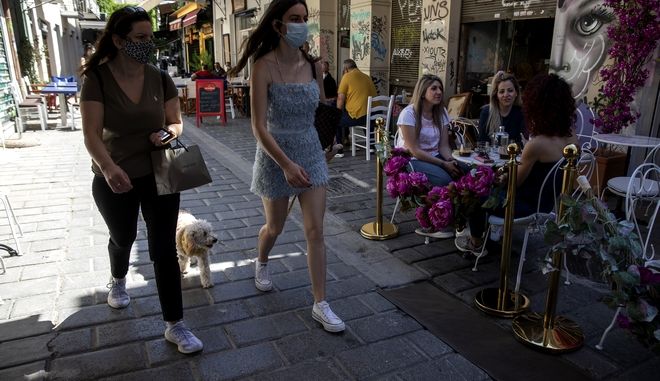 Κορωνοϊός: Συγκυριακή μείωση κρουσμάτων, ενώ αυξάνονται οι διασωληνώσεις