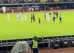 Μέσι: Πιτσιρικάς έκανε “ντου” στο γήπεδο και έτρεξε στην αγκαλιά του Αργεντινού