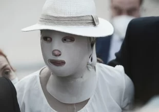 Επίθεση με βιτριόλι: Συγκλονίζει η εικόνα της Ιωάννας Παλιοσπύρου – Απούσα η Έφη