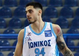 Περιμένει τον Κόνιαρη η ΑΕΚ