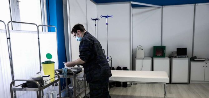 Παλαμάς Καρδίτσας – Θάνος Πλεύρης: 44 περιπτώσεις με πλαστά πιστοποιητικά εμβολιασμού – Απολύσεις για υγειονομικούς