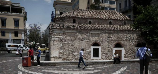 Κορωνοϊός: 2.422 τα κρούσματα, 37 οι θάνατοι και 364 οι διασωληνωμένοι