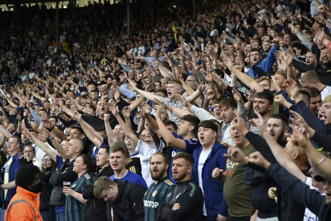 Αγγλία: Η κυβέρνηση εξετάζει το ενδεχόμενο να άρει την απαγόρευση της κατανάλωσης αλκοόλ στα γήπεδα