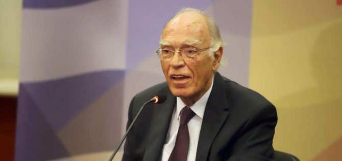 Βασίλης Λεβέντης: Σε κρίσιμη κατάσταση με κορωνοϊό – Διασωληνώθηκε σε ΜΕΘ