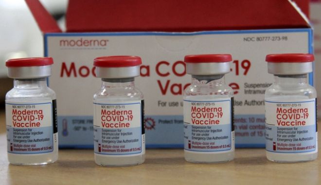 Pfizer και Moderna: Η προστασία των εμβολίων Covid-19 εξασθενεί με το χρόνο