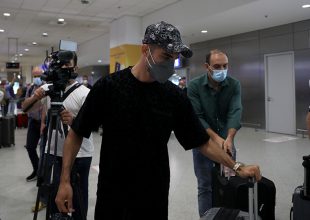 Τα «κλικ» της άφιξης του Μοχαμαντί (pics)