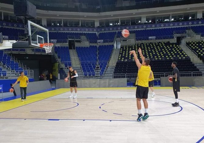 Φωτογραφίες απ’ την προθέρμανση της Βασίλισσας στην Ulker Arena