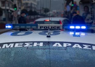 Συνελήφθη άνδρας στο Κιάτο που εισέβαλλε κατ’ επανάληψη στο σπίτι γειτόνισσάς του κι έκλεβε εσώρουχα