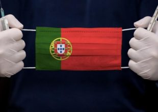 Πορτογαλία: Τέλος η υποχρεωτική μάσκα σε εξωτερικούς χώρους – Πάνω από 80% η εμβολιαστική κάλυψη