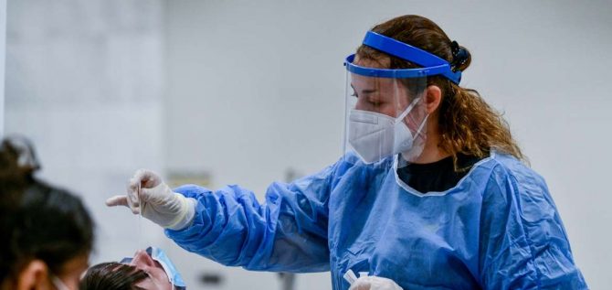 Κορωνοϊός: Οι γιατροί θα καθορίζουν πότε χρειάζεται rapid test – Σε ΦΕΚ τα νέα μέτρα