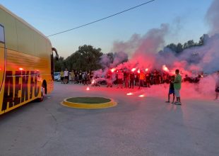 Χαμός στα Σπάτα! «ΑΕΚ γερά πρωτάθλημα ξανά» (vid)