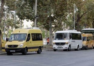 ΣΟΚ: Ξέχασαν κοριτσάκι 2 ετών σε σχολικό λεωφορείο στη Βάρκιζα για 4 ώρες μέσα στον ήλιο