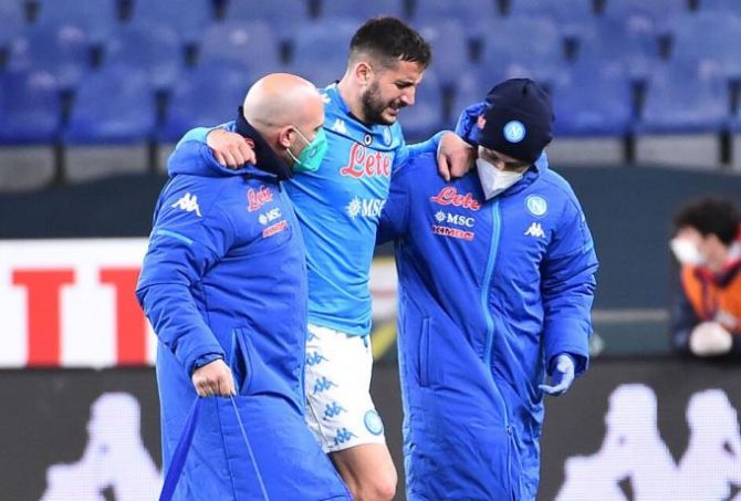 Απέφυγε τα χειρότερα ο Μανωλάς, γλύτωσε με ελαφριά θλάση