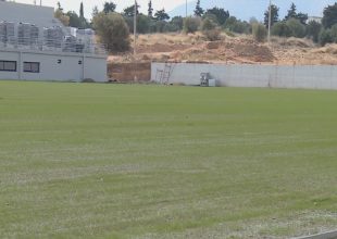 Πρασίνισε το γήπεδο της ΑΕΚ στα Σπάτα (pics)