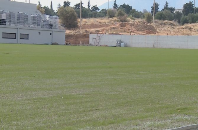 Πρασίνισε το γήπεδο της ΑΕΚ στα Σπάτα (pics)