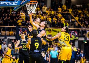 Άργησε να ξυπνήσει και το πλήρωσε η Βασίλισσα