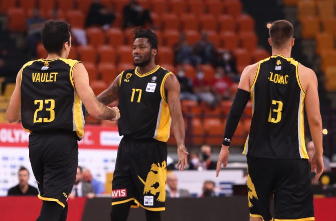 Χάλασε μόνη της την εικόνα της στο ΣΕΦ – Το παράτησε στο τέλος