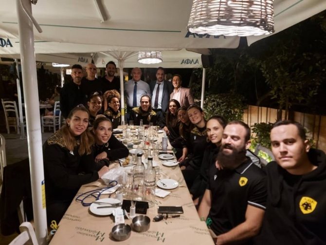 Δείπνο συσπείρωσης για τη Γυναικεία Ομάδα Βόλεϊ