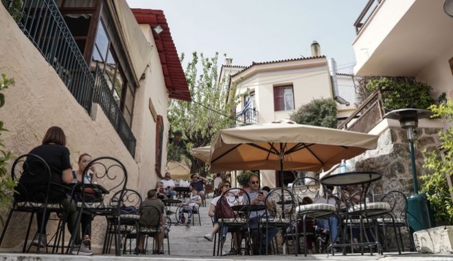 Νέα μέτρα: Τι αλλάζει από σήμερα – Επιστροφή σε κανονικότητα για εμβολιασμένους