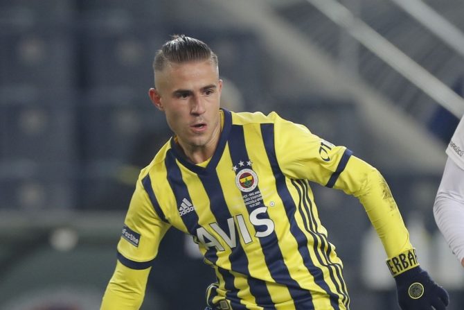 «Θέλει Πέλκα στη Χαλ ο Ατζούν»