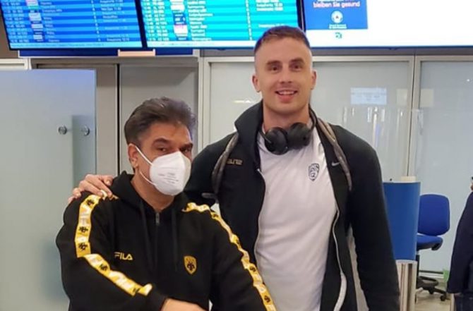 Χάμερ: «Πάτησε» Αθήνα για την ΑΕΚ (ΦΩΤΟ)