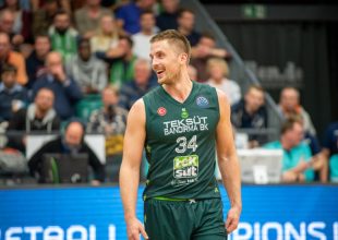 Κοντά σε συμφωνία με τον Χάμερ η Βασίλισσα (vid)