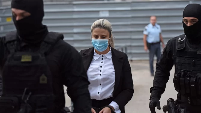 Επίθεση με βιτριόλι: Εφτάσε η ώρα του εισαγγελέα για την Έφη Κακαράντζουλα