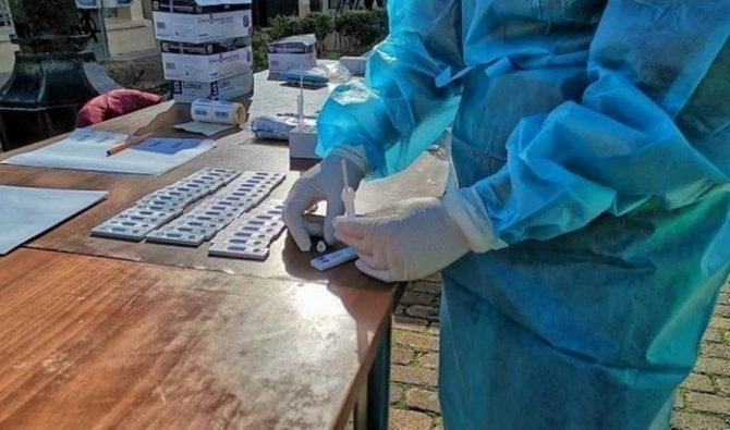 Κορωνοϊός: Ποιοι εμβολιασμένοι νοσούν και νοσηλεύονται